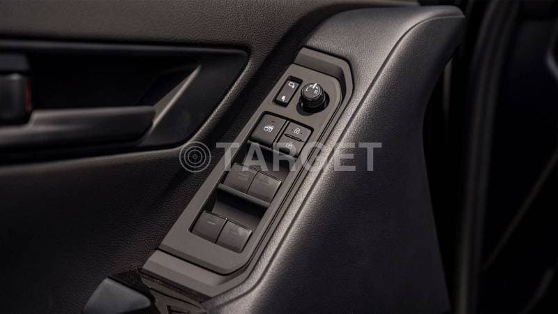 2025 Toyota Land Cruiser GXR thumbnail 8