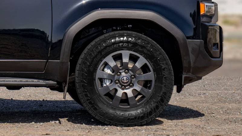2025 Toyota Prado thumbnail 5