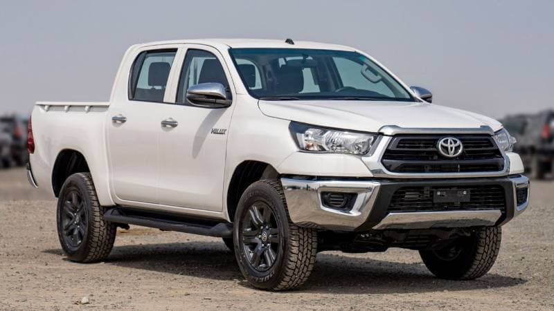 2025 Toyota Hilux GLX