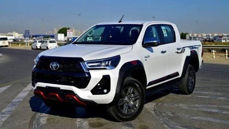 2025 Toyota Hilux SGLX thumbnail 2