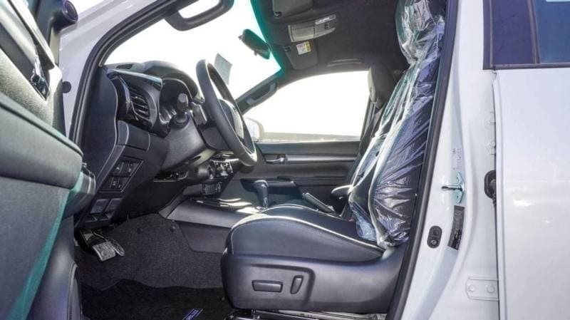 2025 Toyota Hilux GR SPORT thumbnail 7