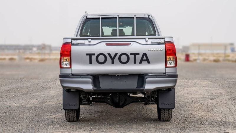 2025 Toyota Hilux GL thumbnail 5
