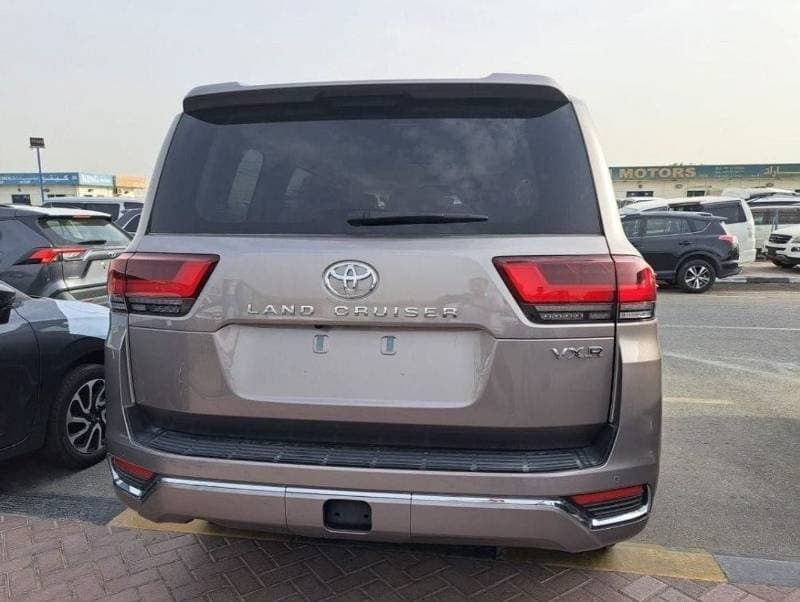 2024 Toyota Land Cruiser VXR thumbnail 2