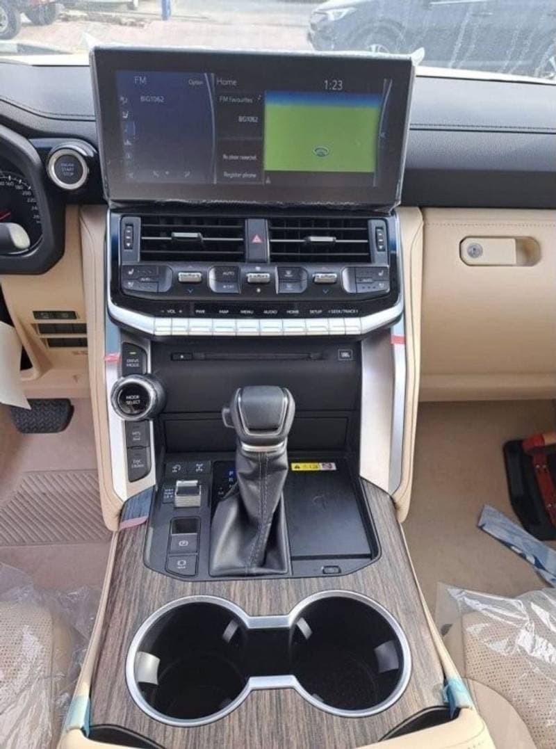 2024 Toyota Land Cruiser VXR thumbnail 4