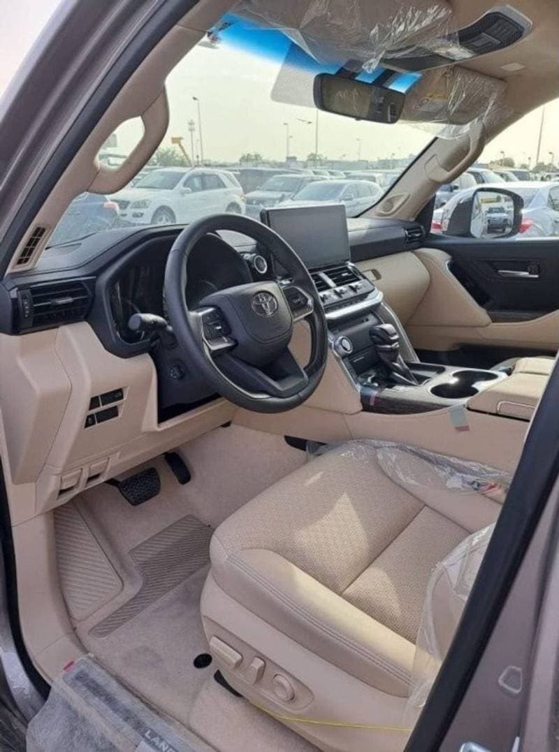 2024 Toyota Land Cruiser VXR thumbnail 6