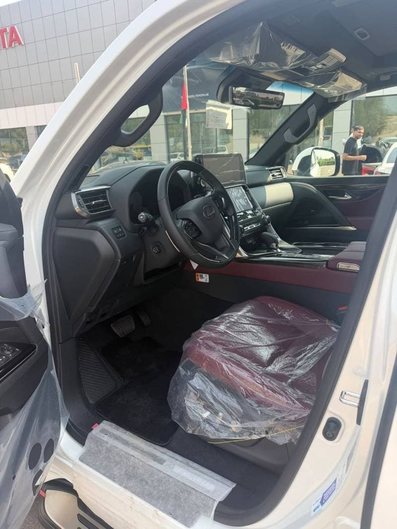 2026 Lexus LX700h SIGNATURE thumbnail 7