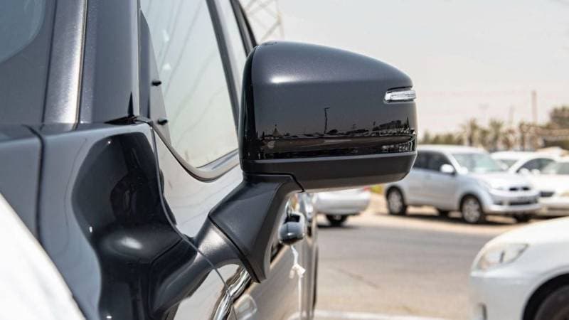 2024 Toyota Land Cruiser GXR thumbnail 7