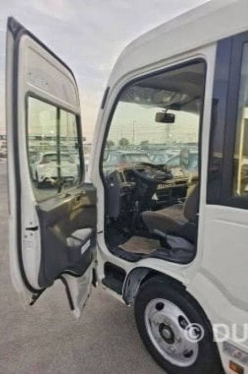 2026 Toyota Coaster thumbnail 3