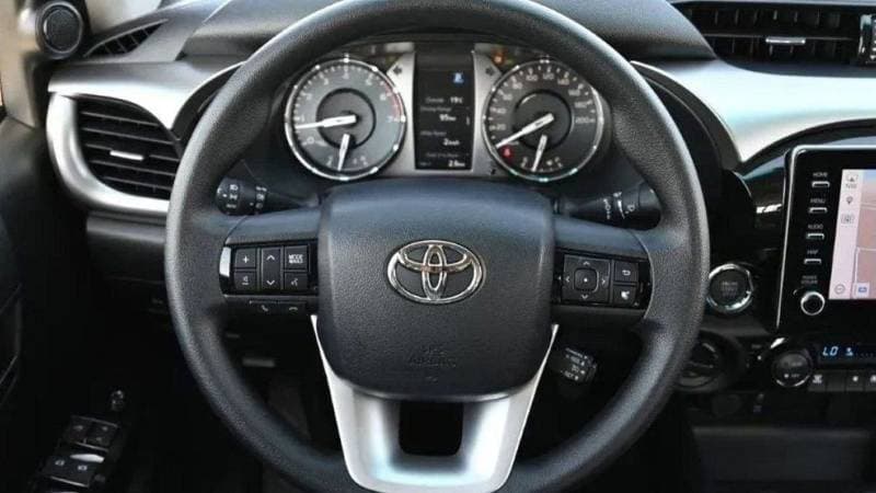 2025 Toyota Hilux ADVENTURE thumbnail 7