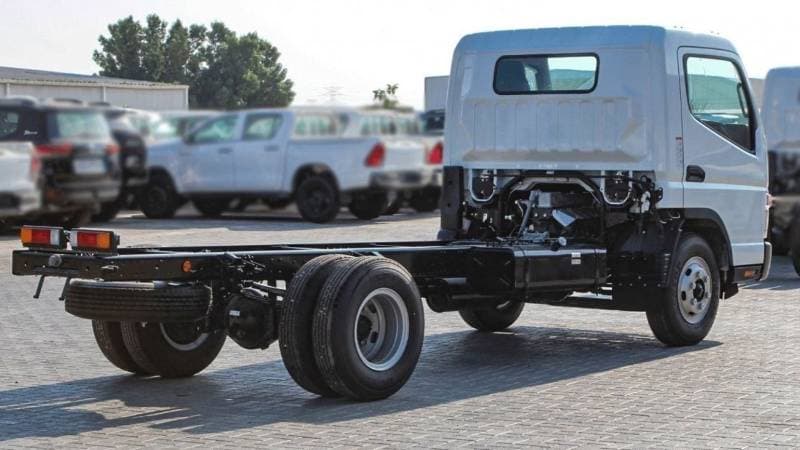 2025 Mitsubishi Fuso Canter thumbnail 4