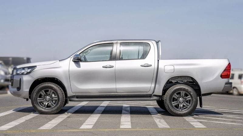 2026 Toyota Hilux MED OPTION thumbnail 4
