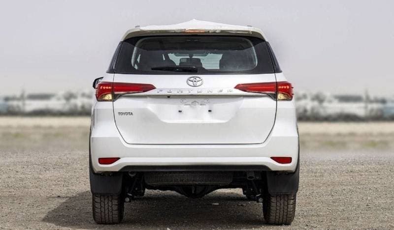 2025 Toyota Fortuner EXR thumbnail 5