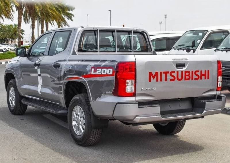 2025 Mitsubishi L200 GLS thumbnail 5