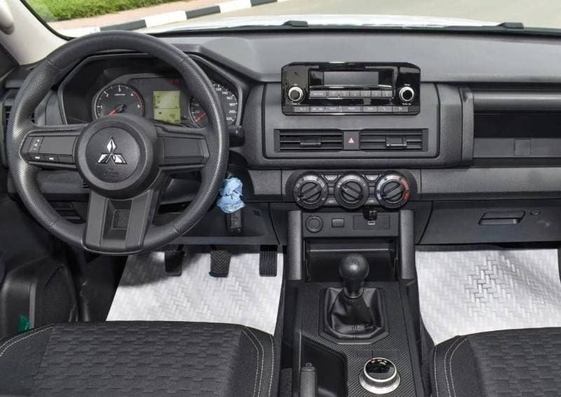2025 Mitsubishi L200 GLS thumbnail 7