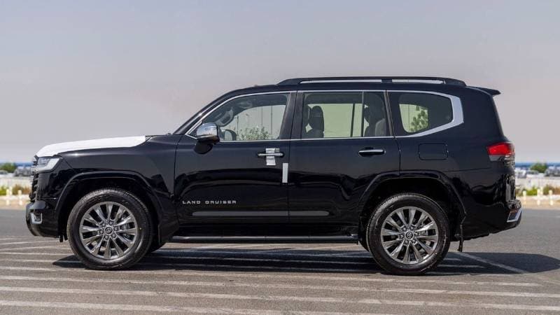 2025 Toyota Land Cruiser VX thumbnail 7