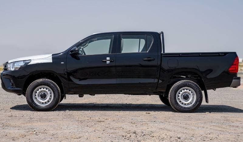 2026 Toyota Hilux DLX thumbnail 5