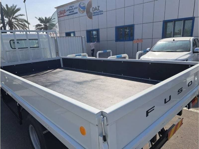 2025 Mitsubishi Fuso Canter thumbnail 3