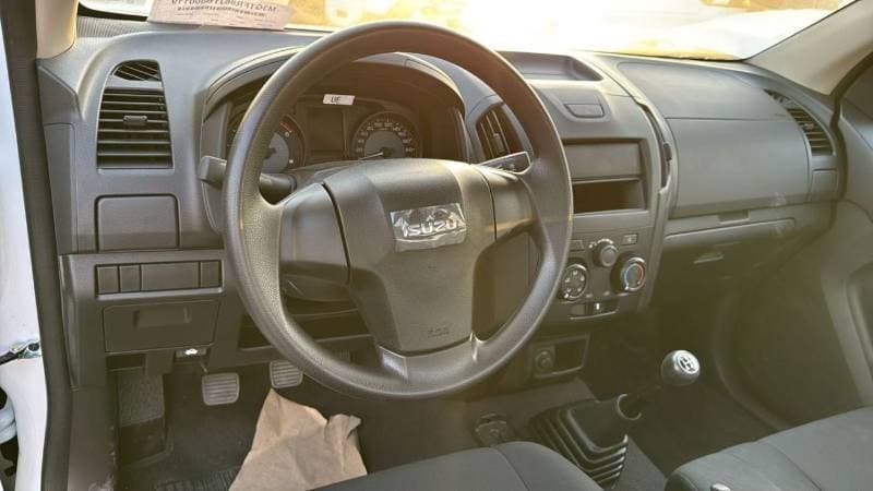 2026 Isuzu D MAX STANDARD thumbnail 7