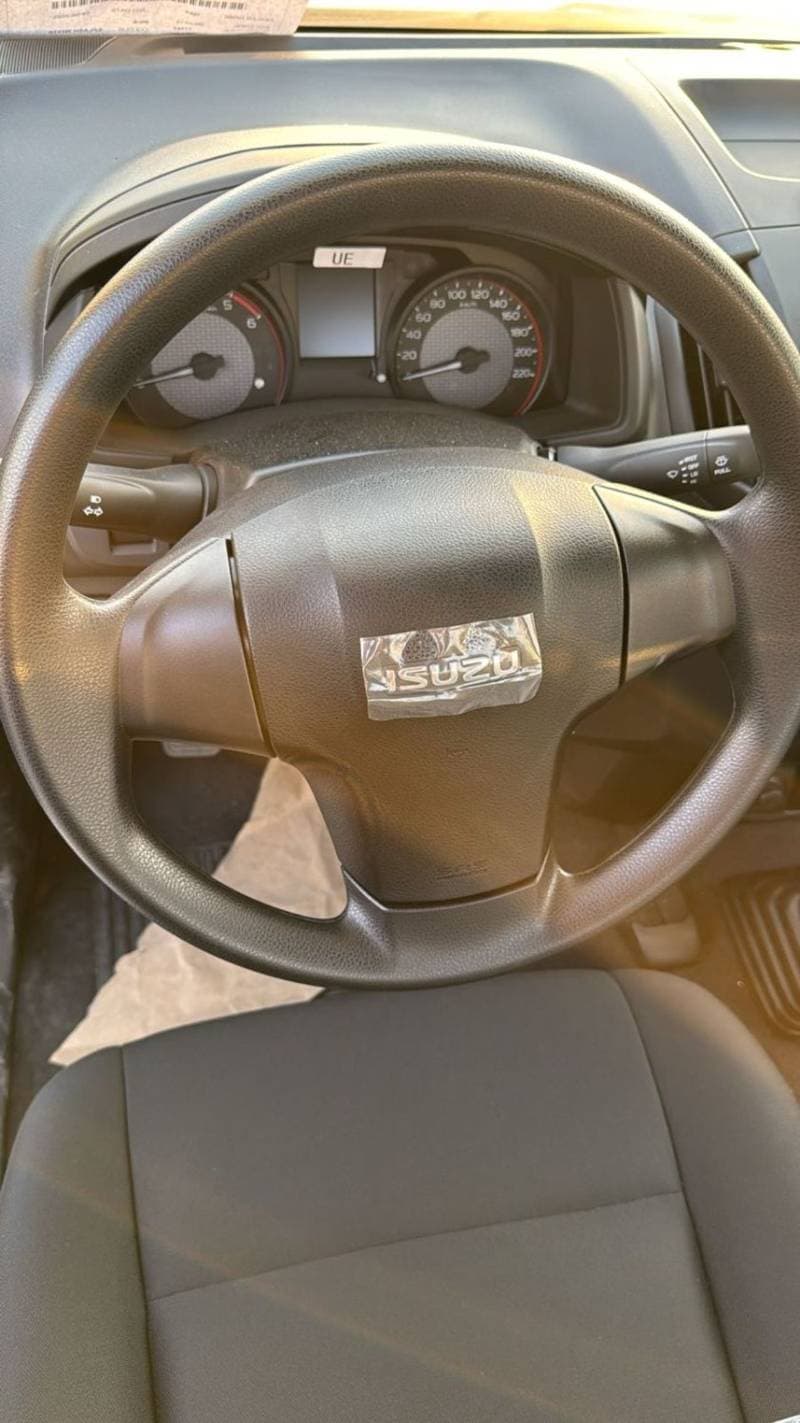 2026 Isuzu D MAX STANDARD thumbnail 8