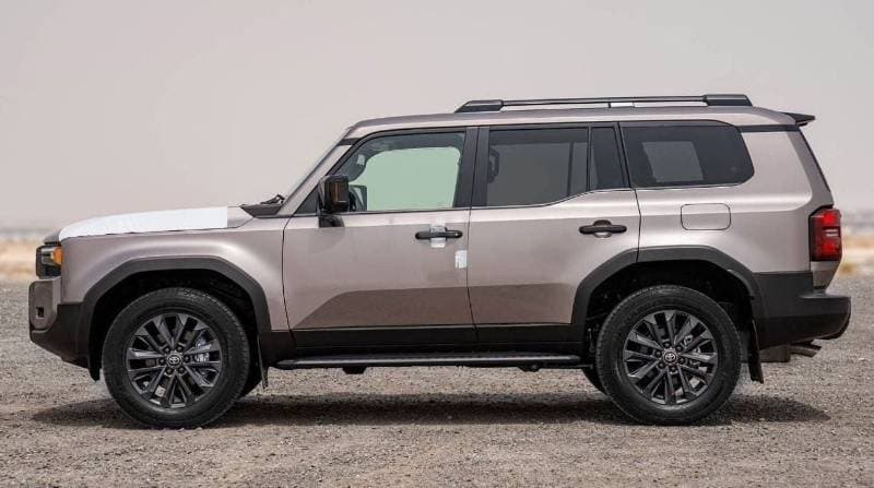 2025 Toyota Prado GXR thumbnail 3