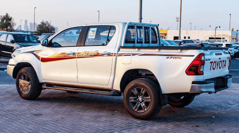 2025 Toyota Hilux SGLX thumbnail 8