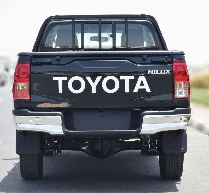2025 Toyota Hilux GL thumbnail 4