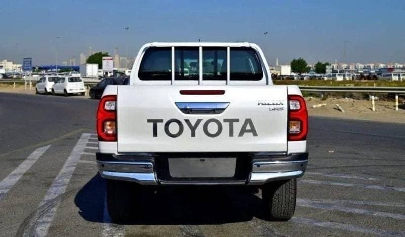 2024 Toyota Hilux SGLX thumbnail 5