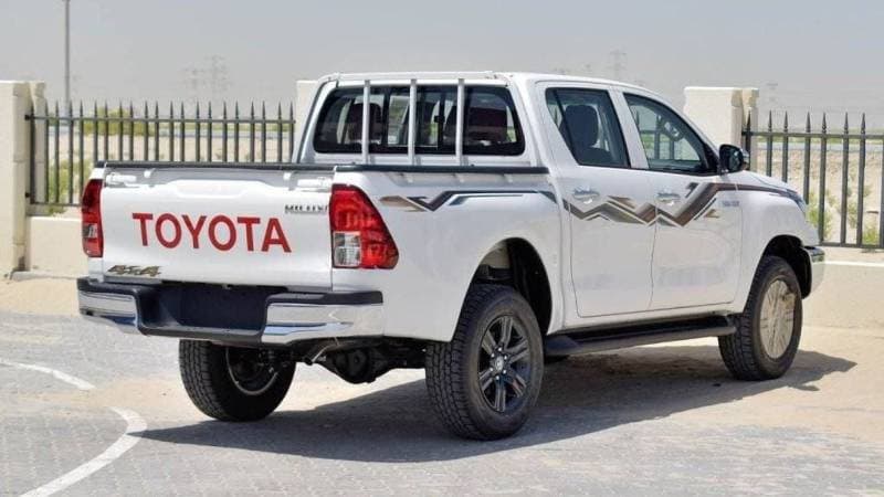 2024 Toyota Hilux SGLX thumbnail 6