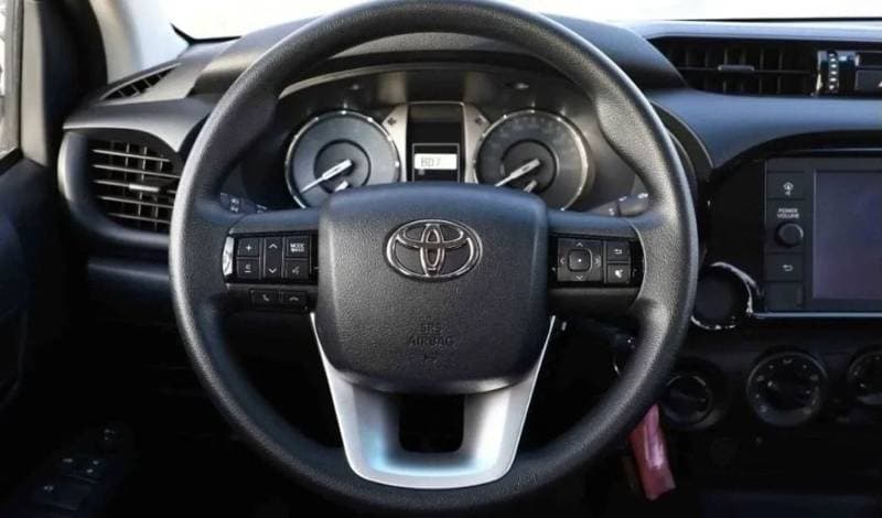 2024 Toyota Hilux SGLX thumbnail 8