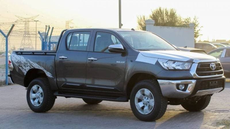 2024 Toyota Hilux SGLX thumbnail 3