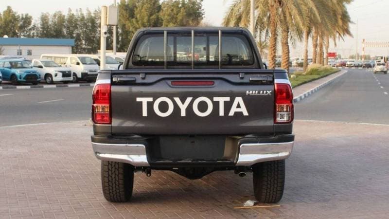 2024 Toyota Hilux SGLX thumbnail 5