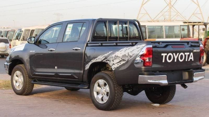 2024 Toyota Hilux SGLX thumbnail 7