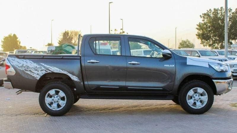 2024 Toyota Hilux SGLX thumbnail 8
