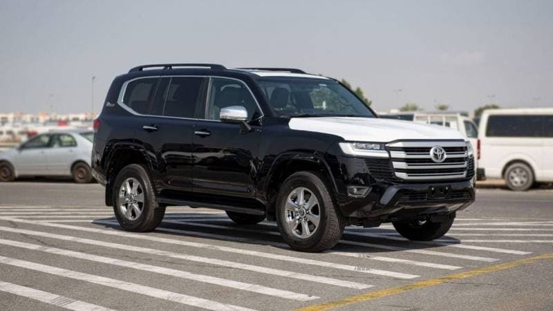 2024 Toyota Land Cruiser VX thumbnail 3