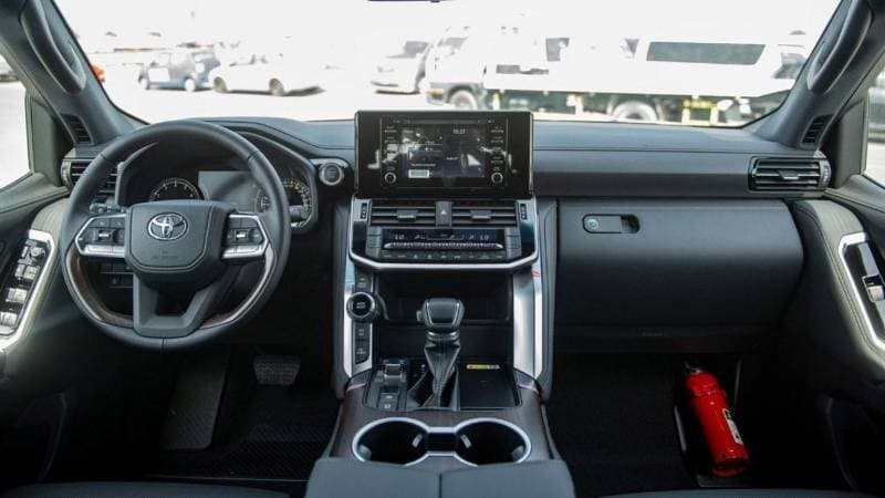 2024 Toyota Land Cruiser VX thumbnail 7