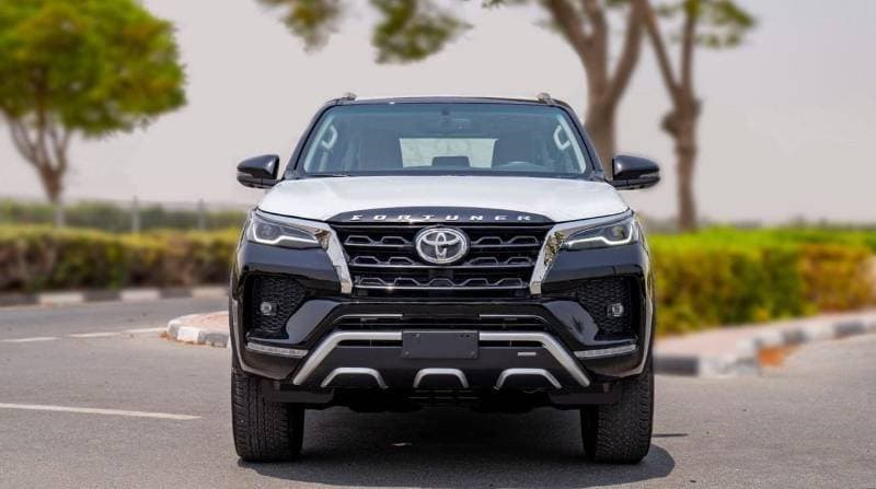 2023 Toyota Fortuner VXR thumbnail 2