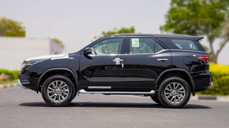 2023 Toyota Fortuner VXR thumbnail 4