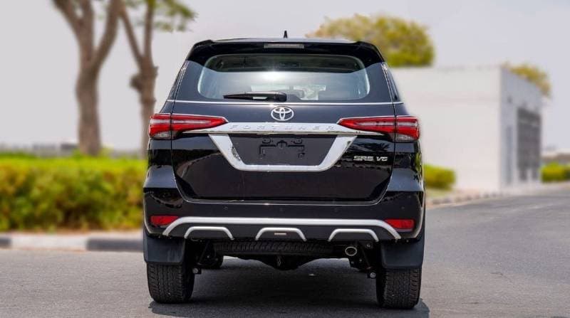 2023 Toyota Fortuner VXR thumbnail 8