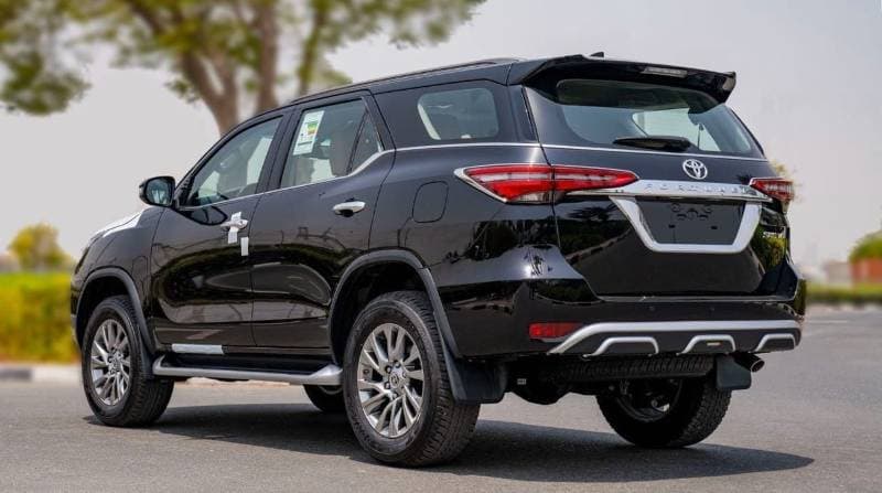 2023 Toyota Fortuner VXR thumbnail 5