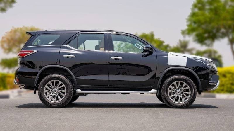 2023 Toyota Fortuner VXR thumbnail 6