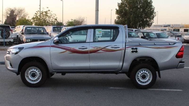 2024 Toyota Hilux SGLX thumbnail 4