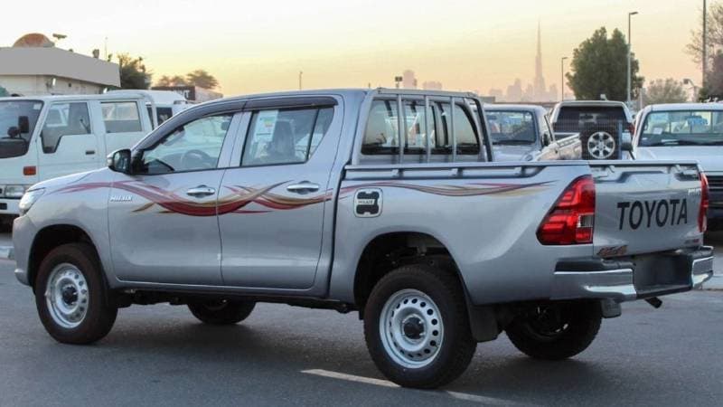 2024 Toyota Hilux SGLX thumbnail 7