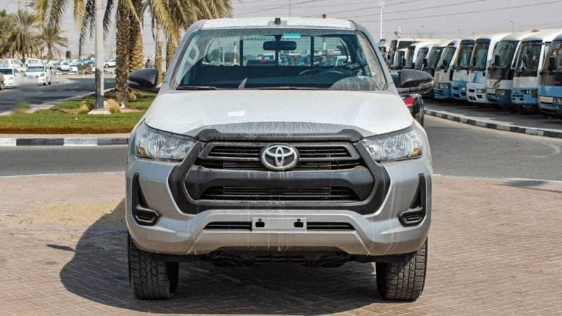 2024 Toyota Hilux DLX thumbnail 3