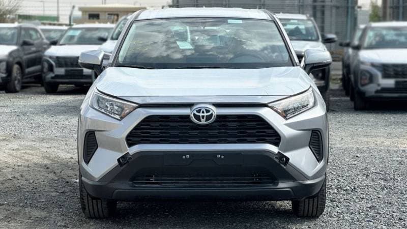 2024 Toyota RAV4 LE thumbnail 2
