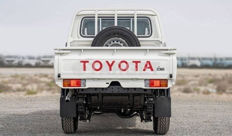 2025 Toyota Land Cruiser Pick Up thumbnail 4