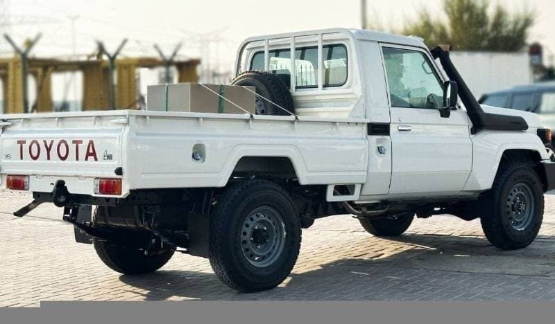 2025 Toyota Land Cruiser Pick Up thumbnail 6