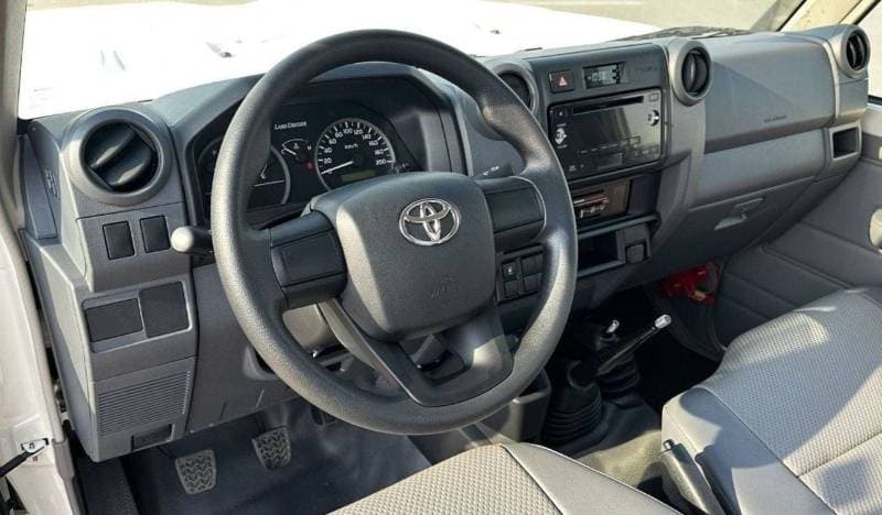 2025 Toyota Land Cruiser Pick Up thumbnail 8