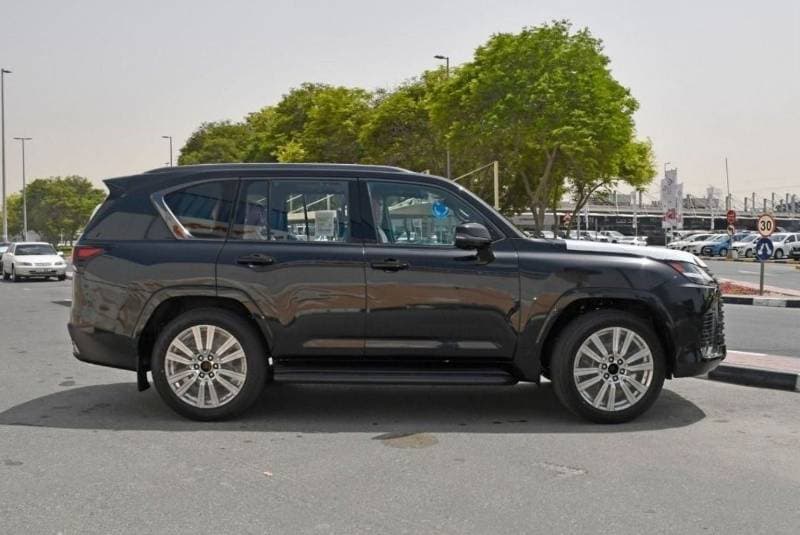 2025 Lexus LX600 VIP thumbnail 8