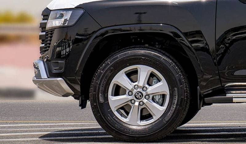 2025 Toyota Land Cruiser thumbnail 5