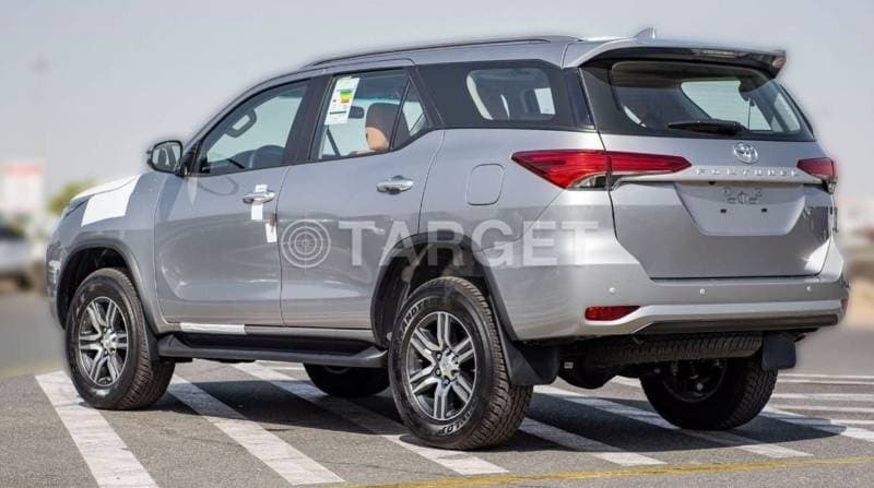 2024 Toyota Fortuner EXR thumbnail 6